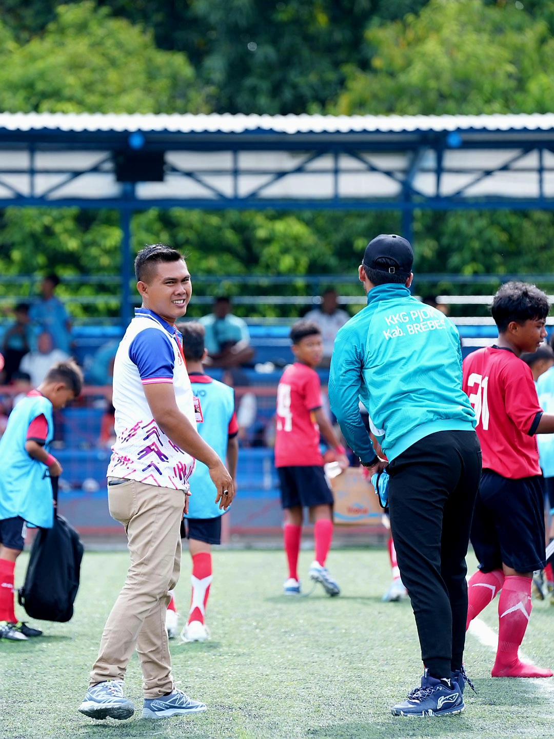 Marzan Ruslan merupakan tokoh pemuda Kabupaten Kaur, Provinsi Bengkulu,